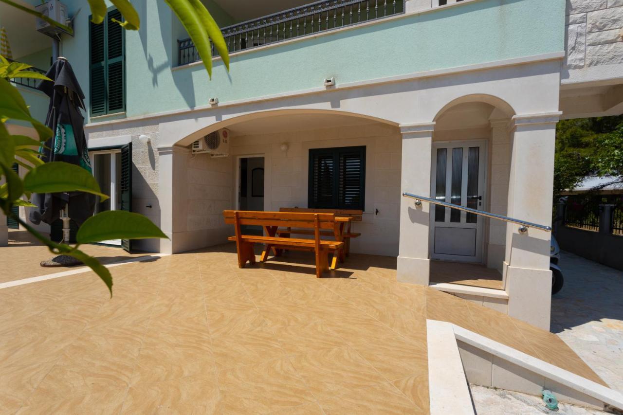 Apartments Melissa Sumartin Exterior photo