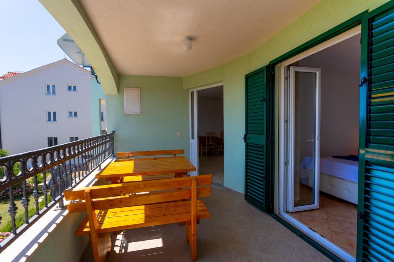 Apartments Melissa Sumartin Exterior photo